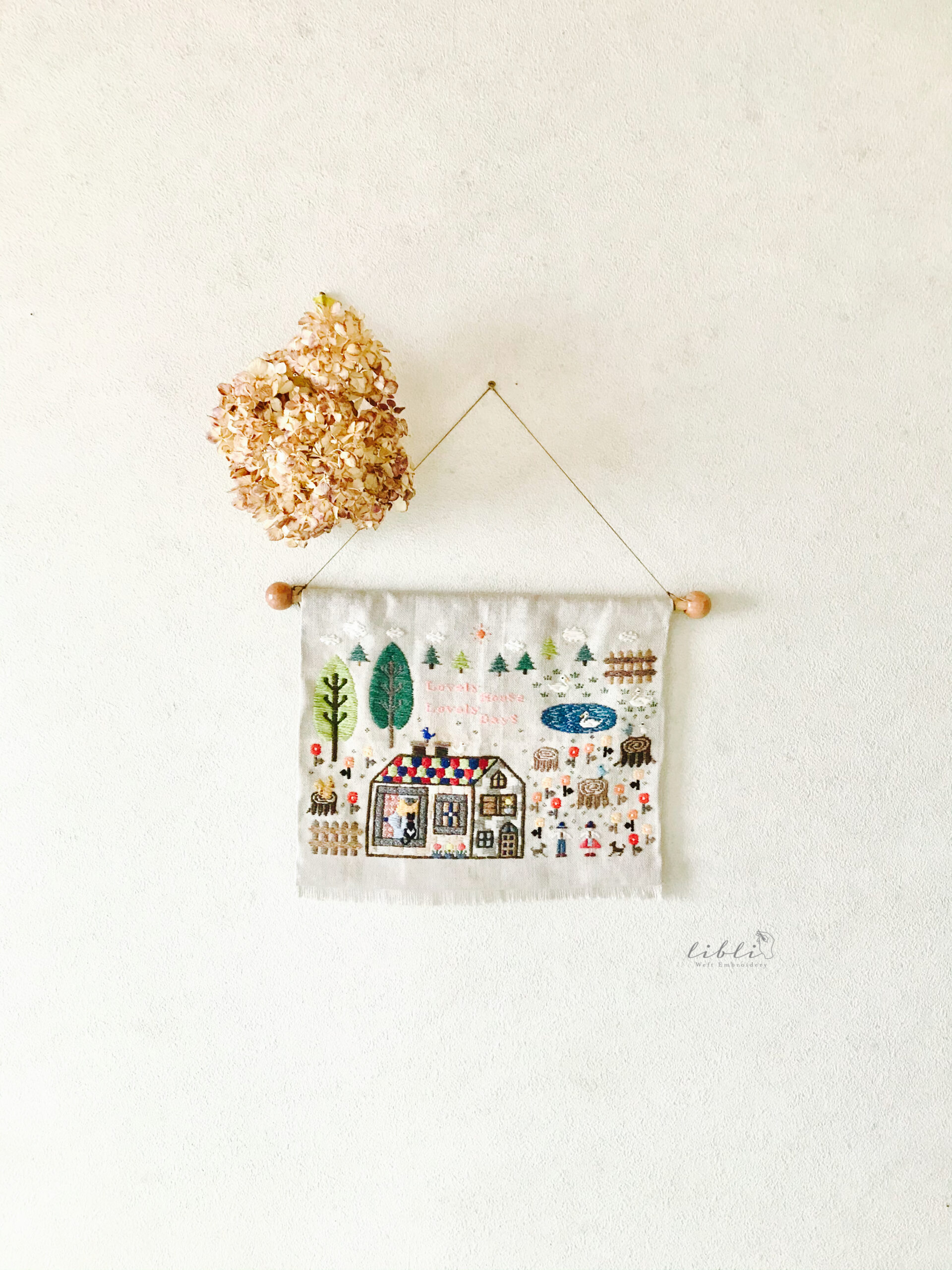 『Lovely House Lovely Days』お仕立て完成と、リブリの横糸刺繍・第一章の完了*｡ﾟ