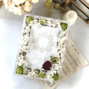 白刺繍「Joy」のフラワーボックス、お試し作品