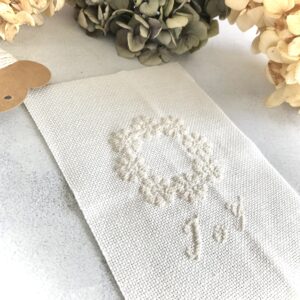 リブリの「白✕白」、白刺繍です。