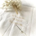 練習中の造花リースと、Holyワードの横糸刺繍。(図案表記についても少し。)