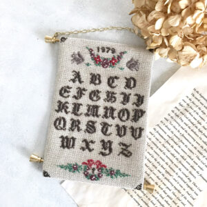 クロスステッチ図案で横糸刺繍を…♪[生徒さん作品]