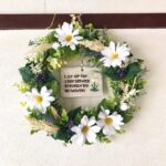 「財宝(たから)を天に積め」の聖句刺繍と、造花リース[動画あり]